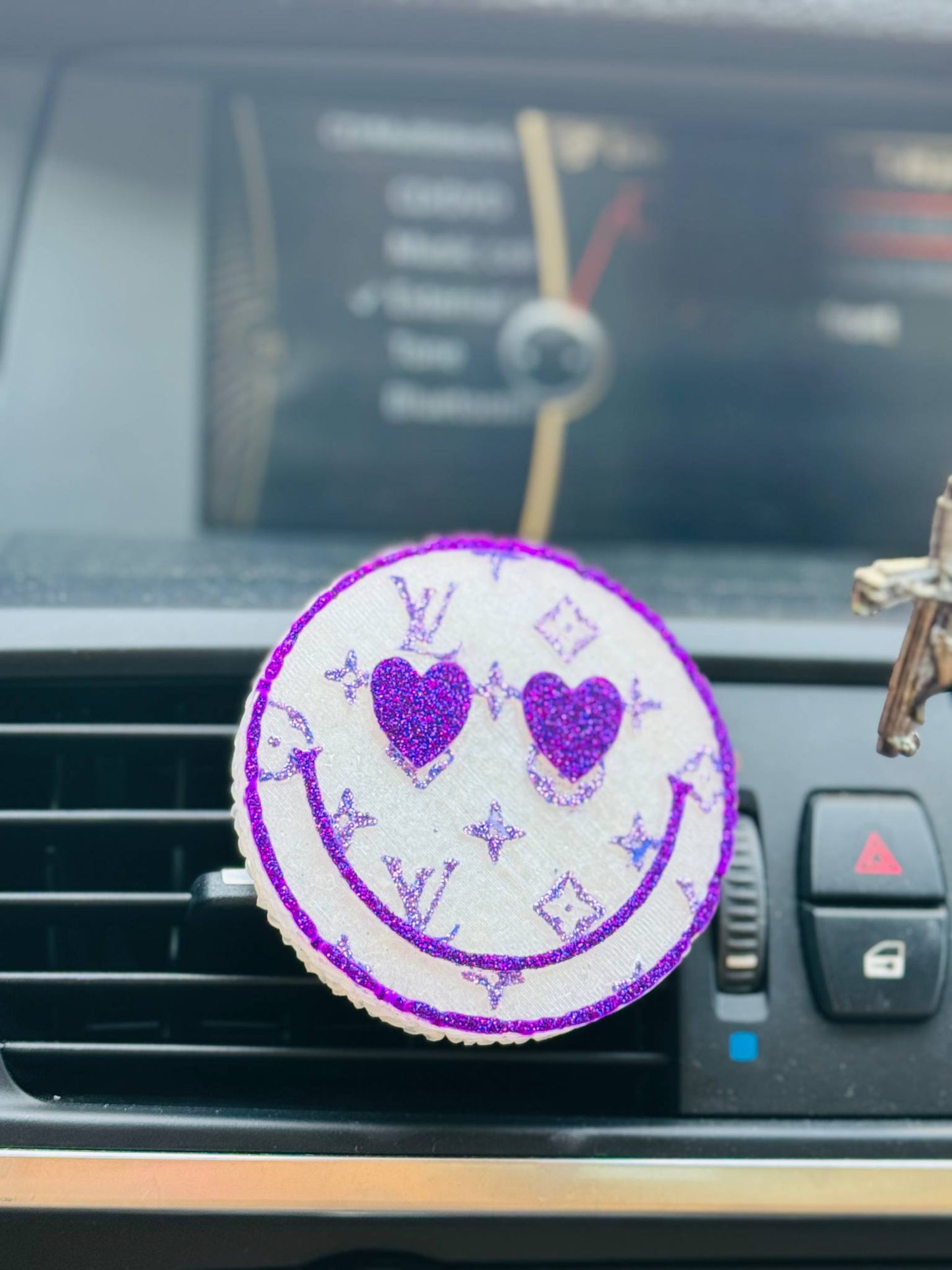 LV Smiley (Full Size)